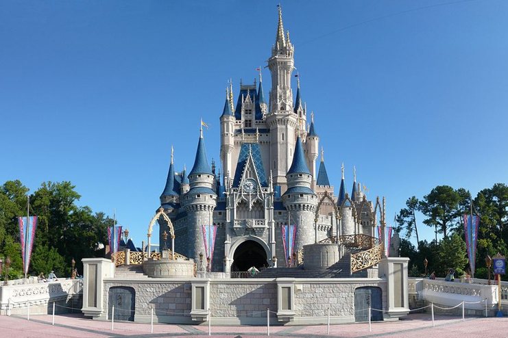 Walt-Disney-World-and-Disneyland