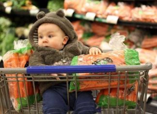 Tips-to-Grocery-Shop-With-a-Baby