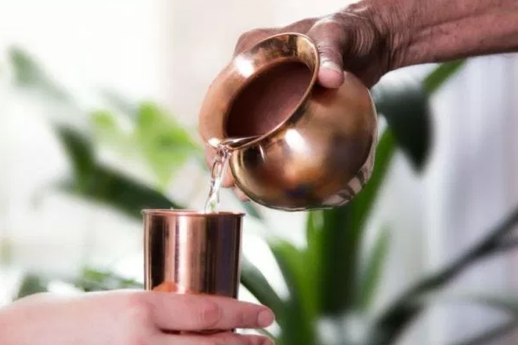 Drink-water-from-the-copper